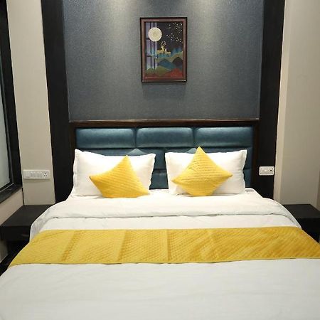 Hotel The Bell Ludhiana Eksteriør billede