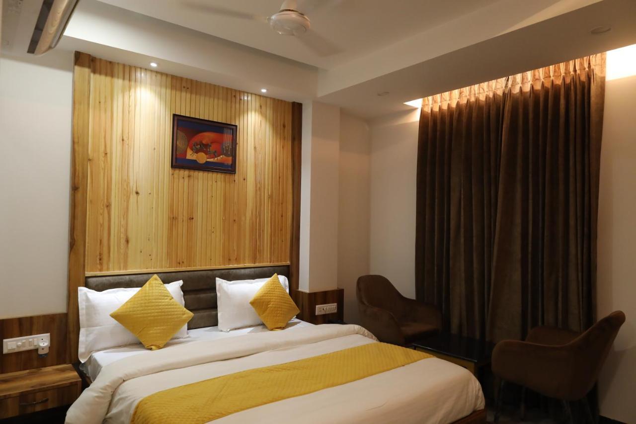 Hotel The Bell Ludhiana Eksteriør billede